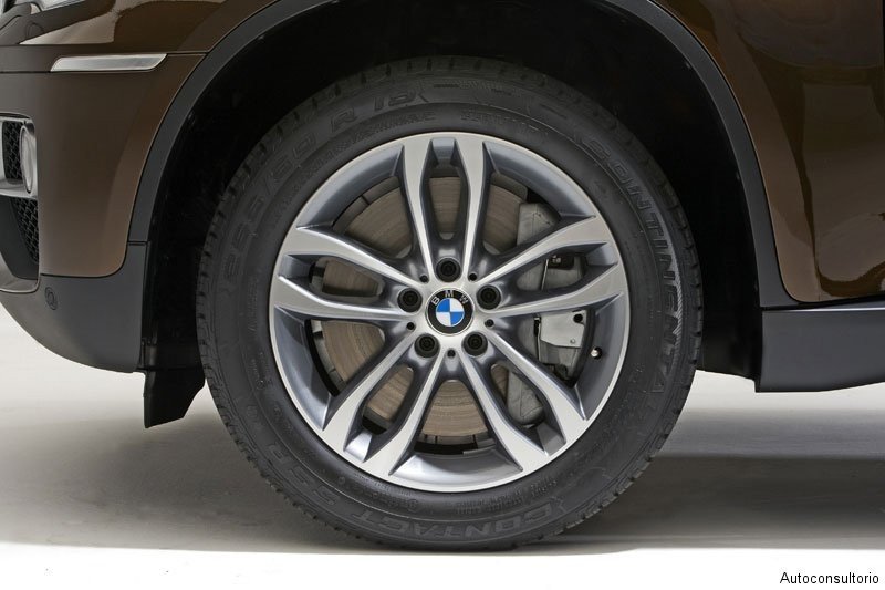 Nuevos Coches: BMW X6 2012, más deportivo y retoques estéticos