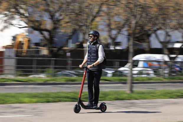 Los patinetes ya no pueden circular por las aceras