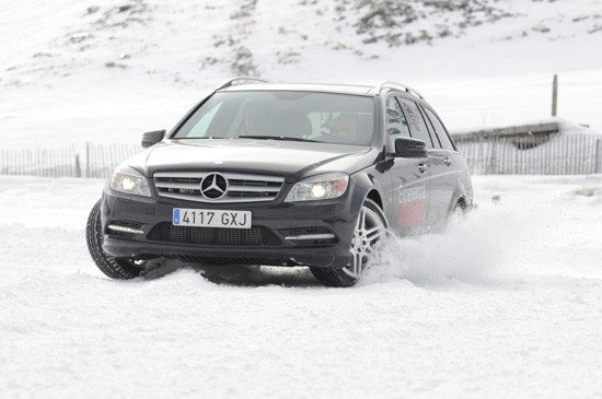Experiencia 4Matic de Mercedes: cursos de conducción sobre nieve