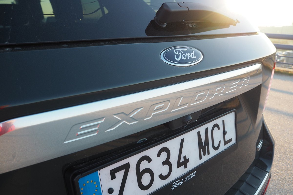 Prueba y opinión del Ford Explorer: precio, interior y su motor híbrido enchufable