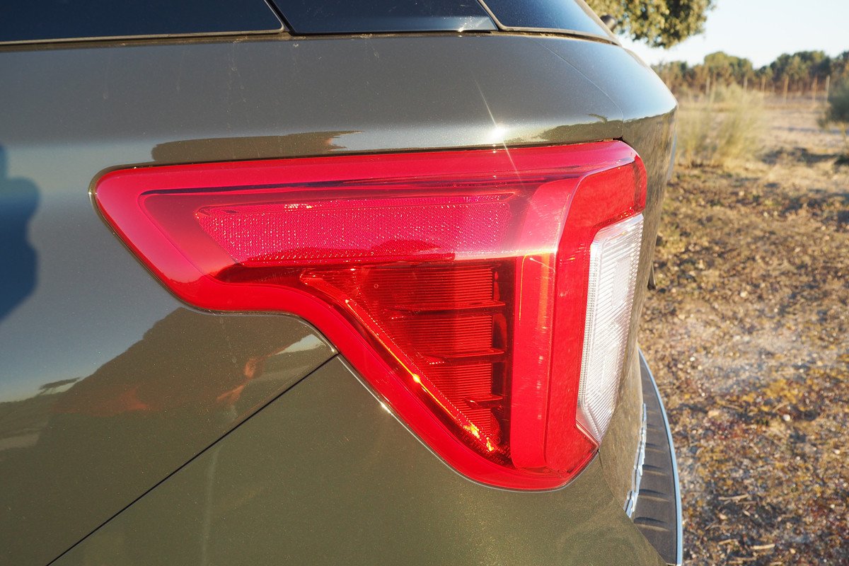 Prueba y opinión del Ford Explorer: precio, interior y su motor híbrido enchufable