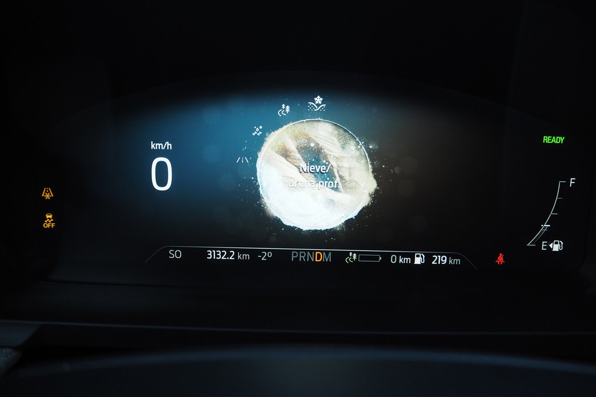 Prueba y opinión del Ford Explorer: precio, interior y su motor híbrido enchufable