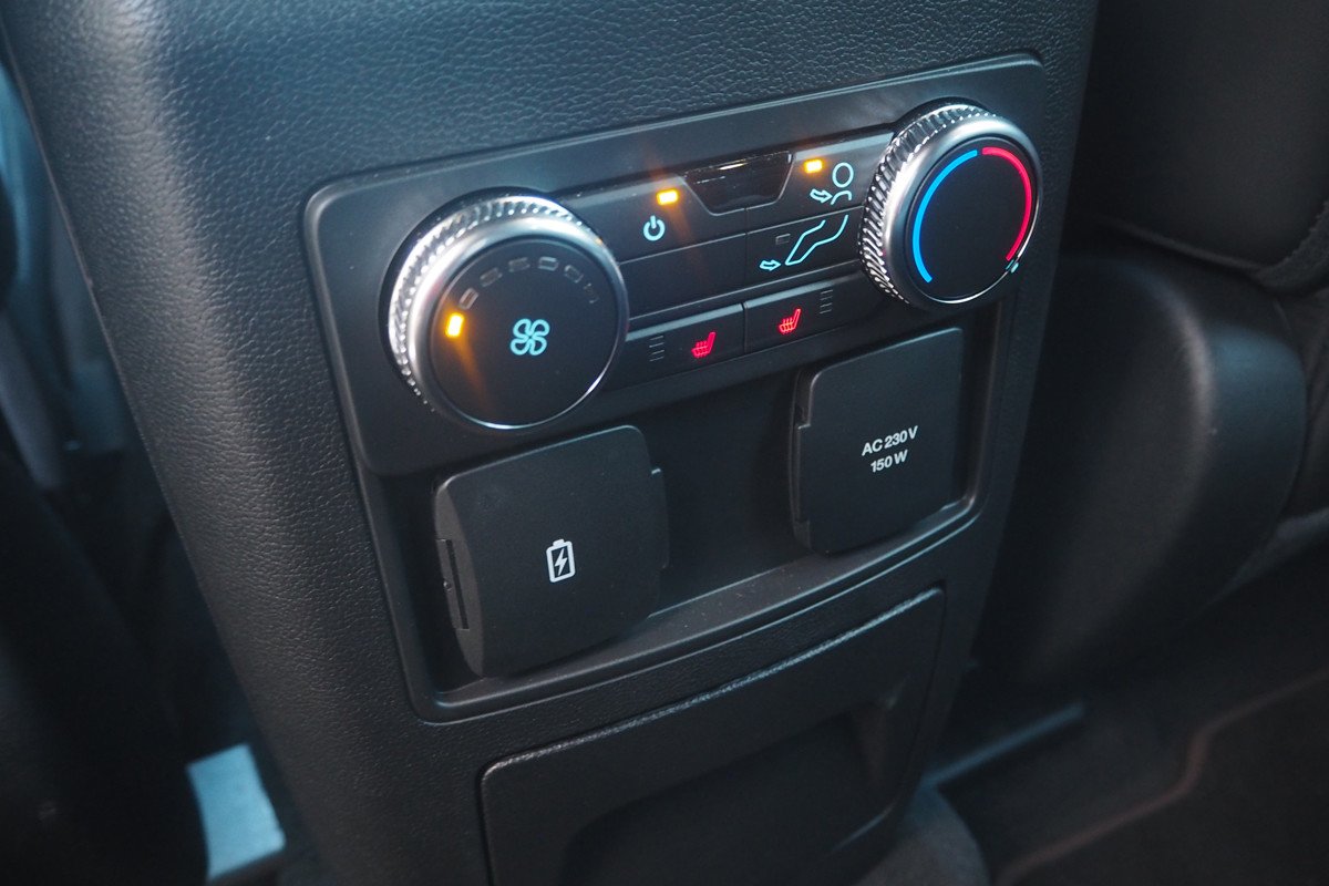 Prueba y opinión del Ford Explorer: precio, interior y su motor híbrido enchufable