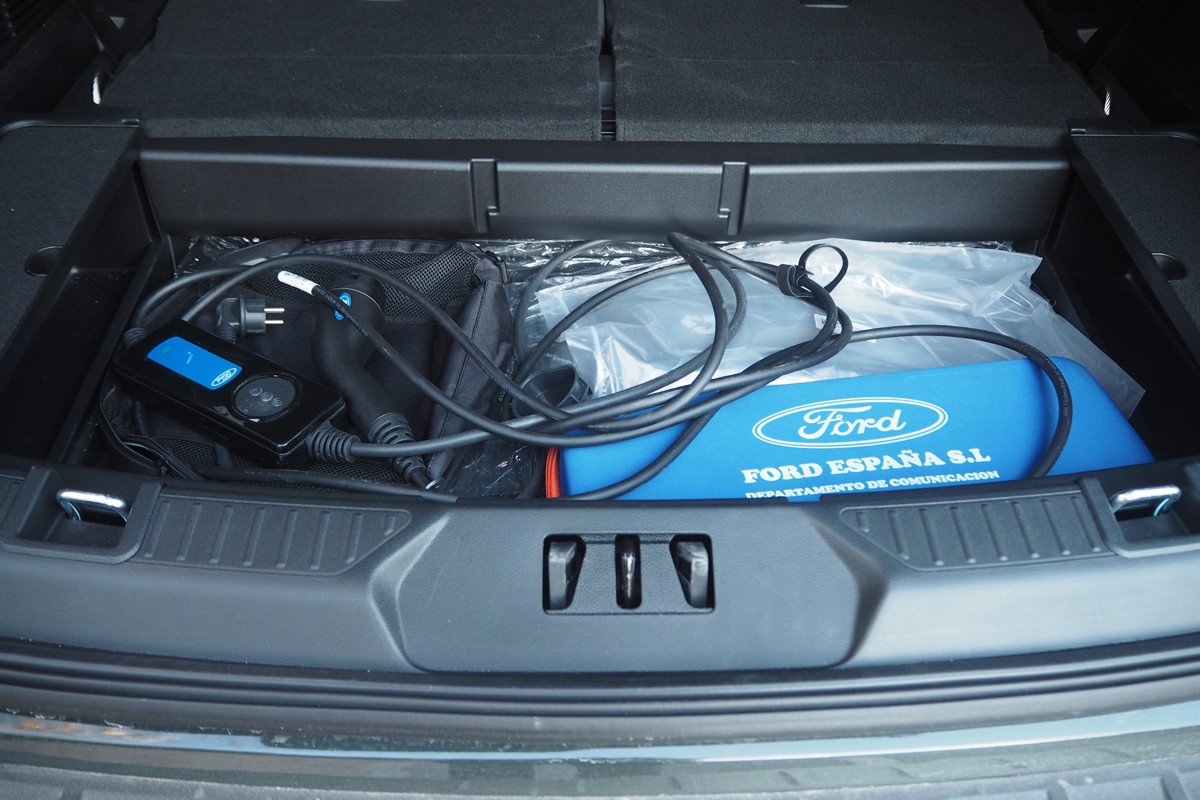 Prueba y opinión del Ford Explorer: precio, interior y su motor híbrido enchufable