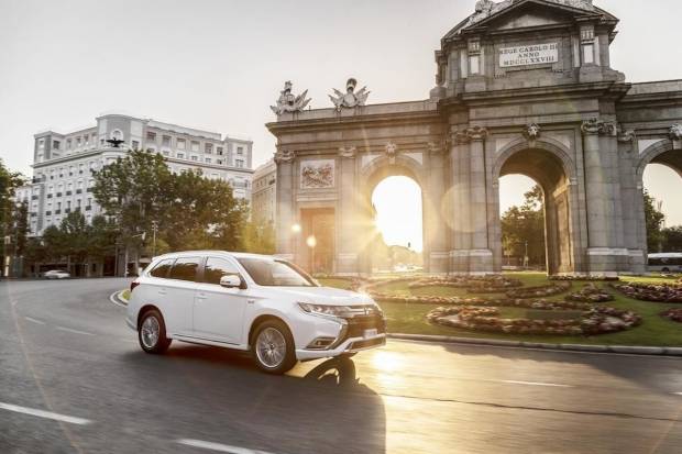 Coches sin pegatina de otras provincias: ¿cómo puedo entrar al centro de Madrid?