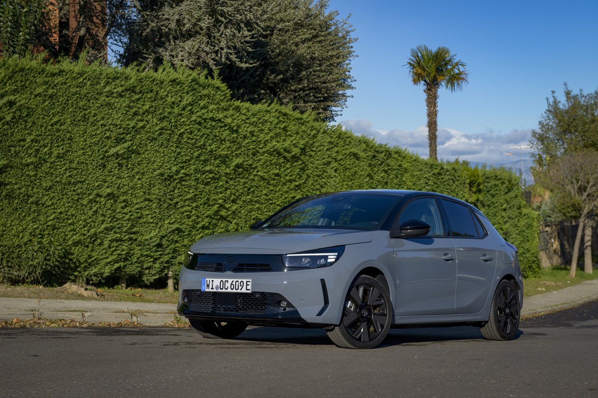 Prueba y opinión del nuevo Opel Corsa eléctrico 2023: 400 km de autonomía y 156 CV