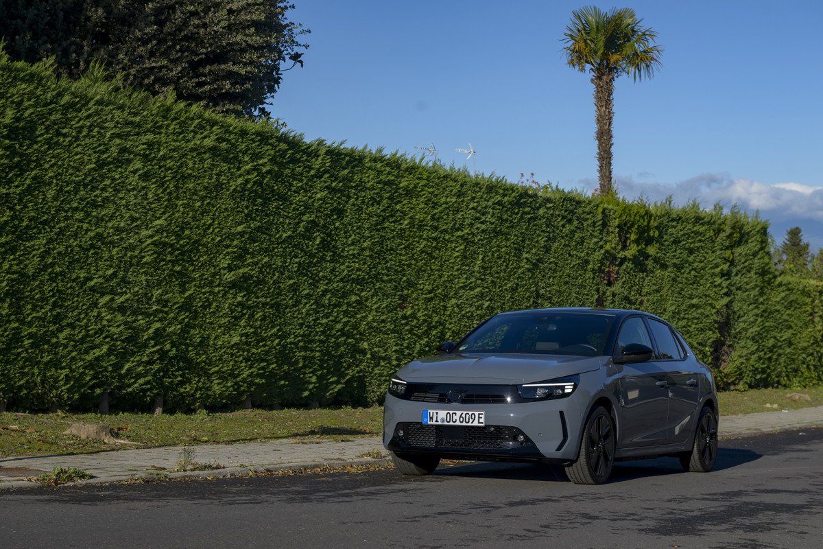 Prueba y opinión del nuevo Opel Corsa eléctrico 2023: 400 km de autonomía y 156 CV