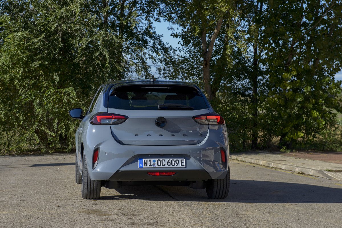 Prueba y opinión del nuevo Opel Corsa eléctrico 2023: 400 km de autonomía y 156 CV