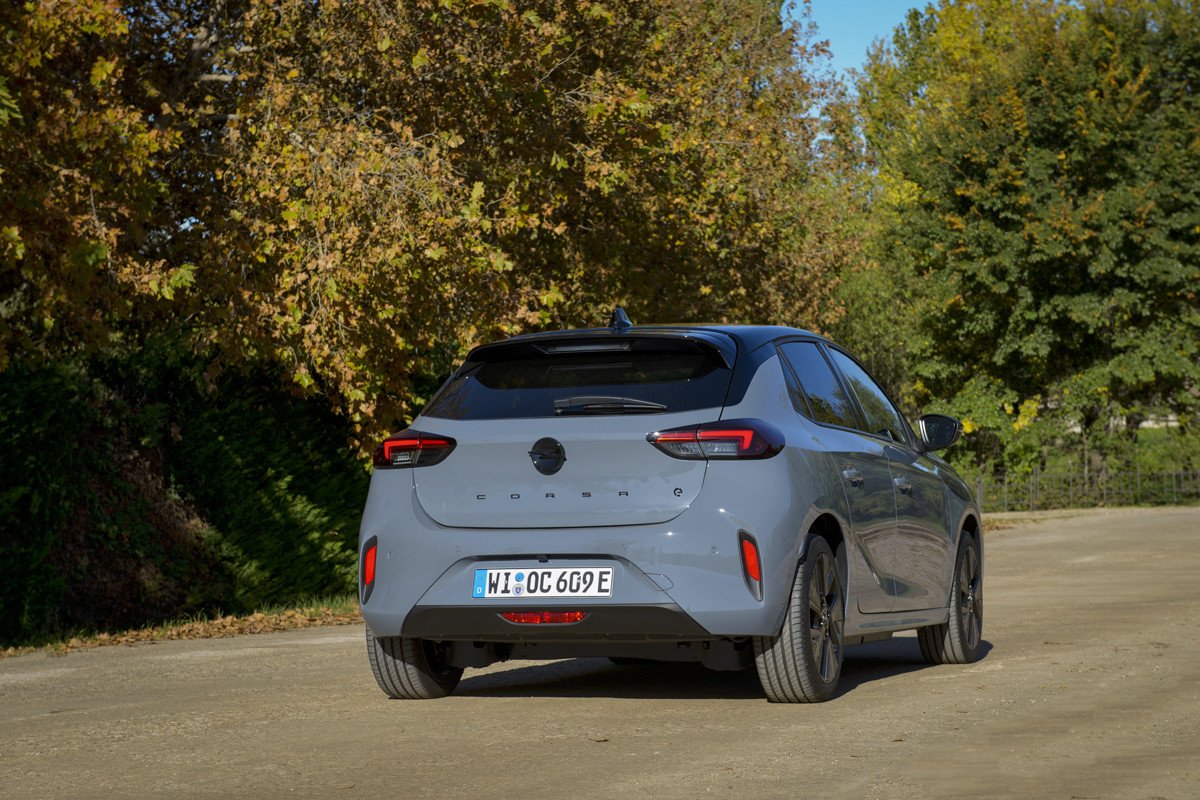 Prueba y opinión del nuevo Opel Corsa eléctrico 2023: 400 km de autonomía y 156 CV