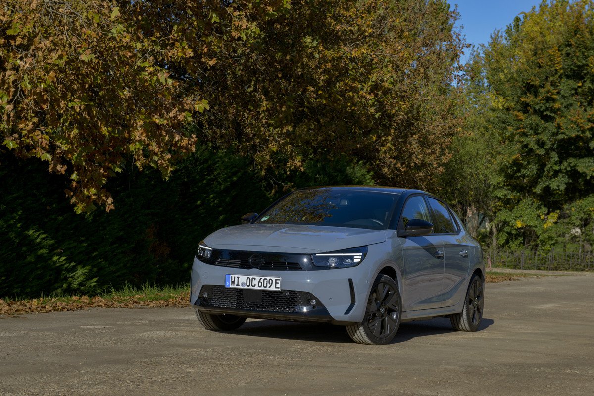 Prueba y opinión del nuevo Opel Corsa eléctrico 2023: 400 km de autonomía y 156 CV