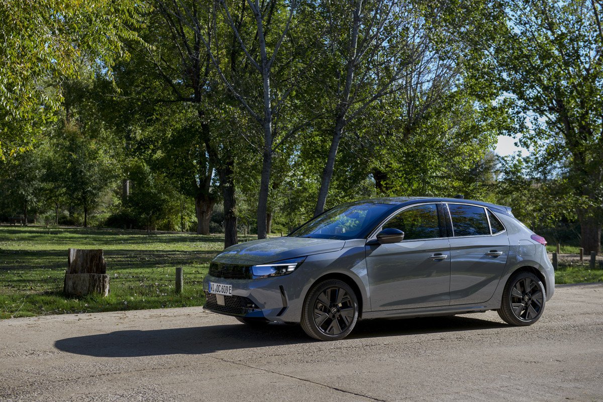 Prueba y opinión del nuevo Opel Corsa eléctrico 2023: 400 km de autonomía y 156 CV