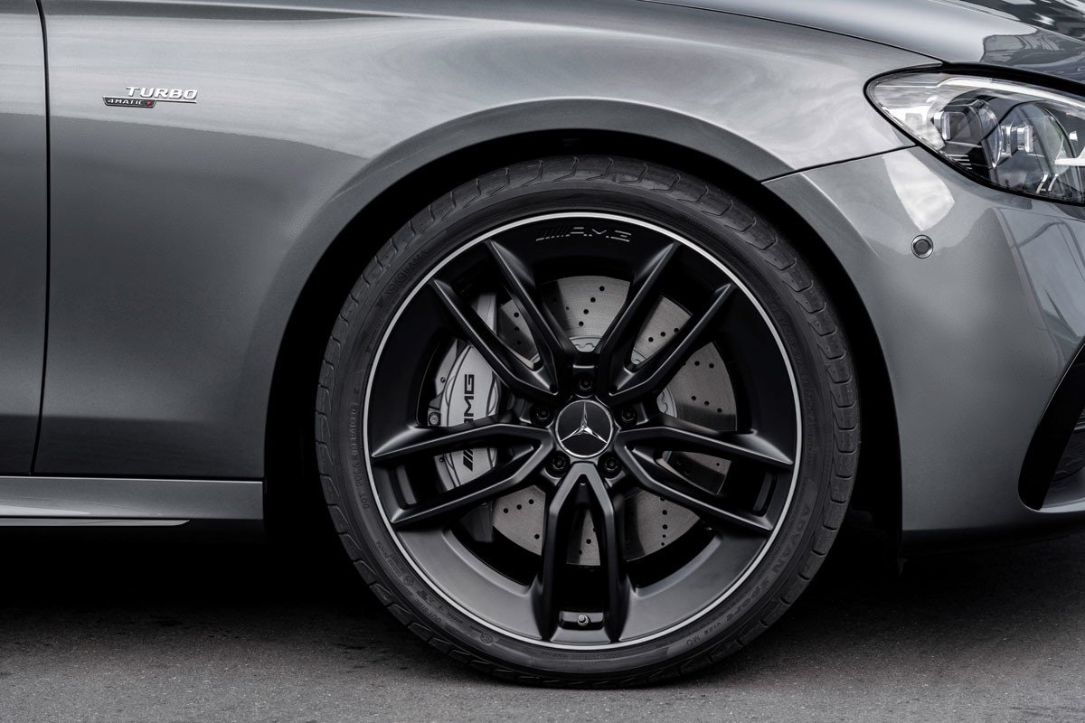 Nuevo Mercedes-AMG E 53: en sedán o familiar con 435 CV