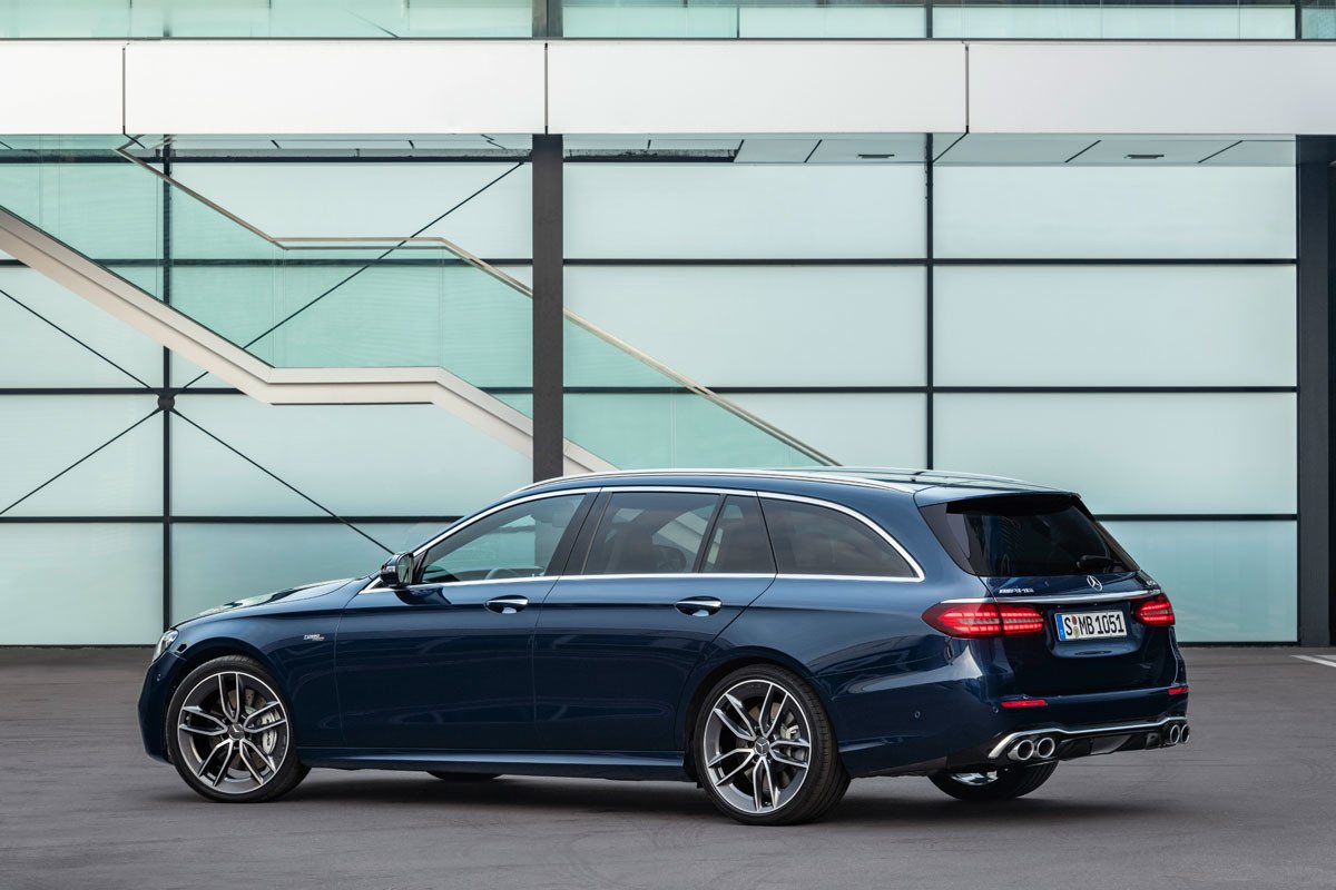 Nuevo Mercedes-AMG E 53: en sedán o familiar con 435 CV