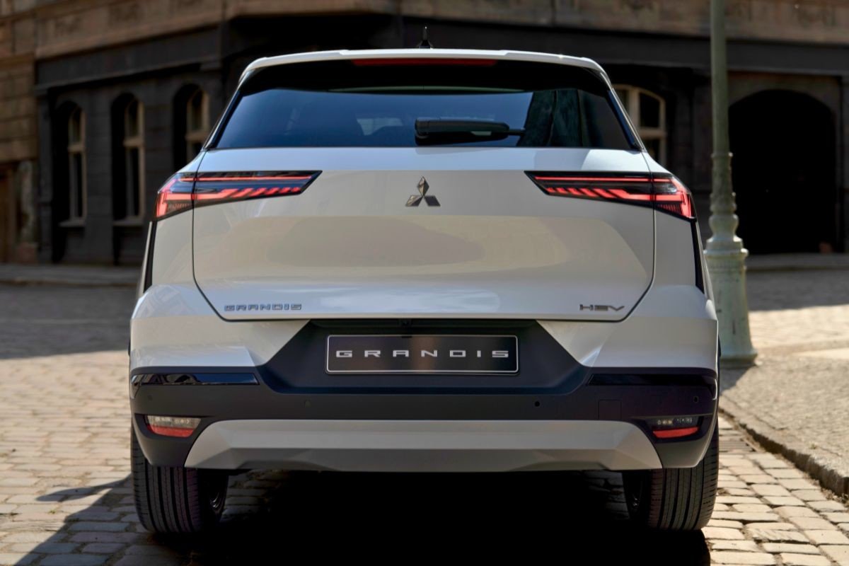 Mitsubishi Grandis 2025
