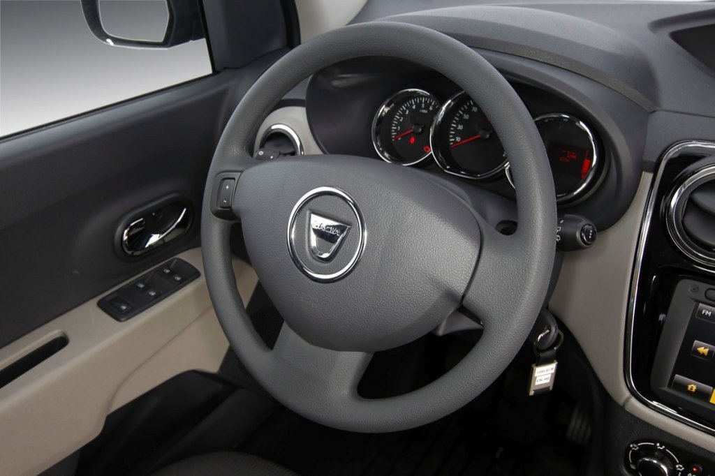 Dacia Lodgy, el monovolumen más barato del mercado Dacia Lodgy, el monovolumen más barato del mercado