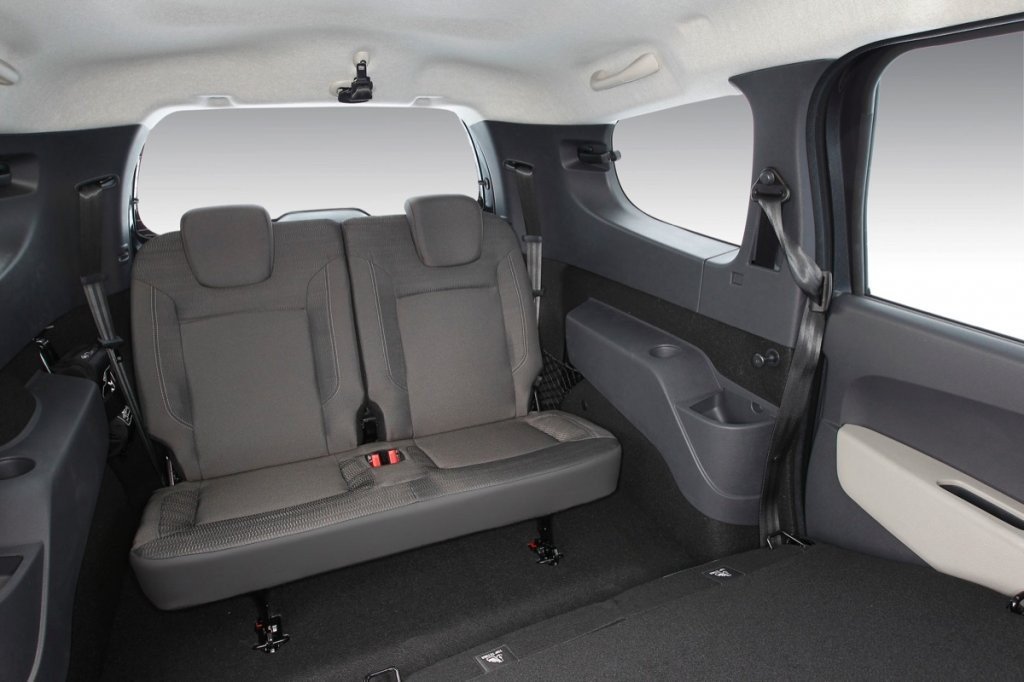 Dacia Lodgy, el monovolumen más barato del mercado Dacia Lodgy, el monovolumen más barato del mercado