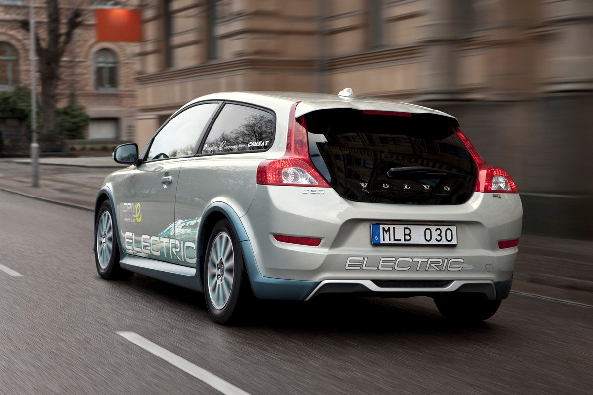 Volvo consigue cargar un coche eléctrico de forma inalámbrica