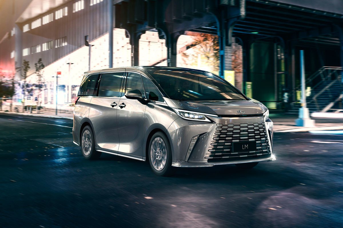 Lexus LM