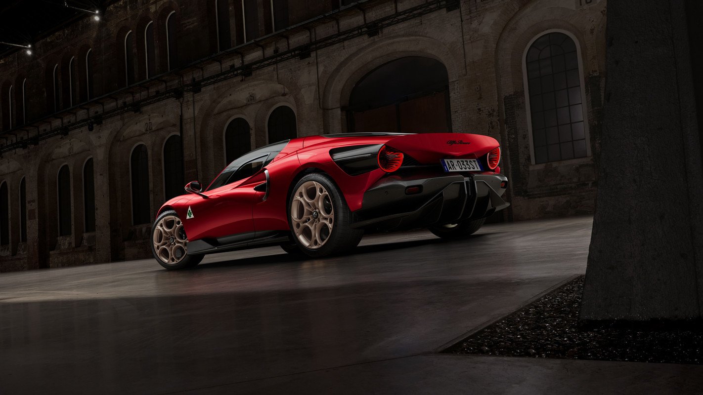 Alfa Romeo 33 Stradale, una joya exclusiva para 33 afortunados 