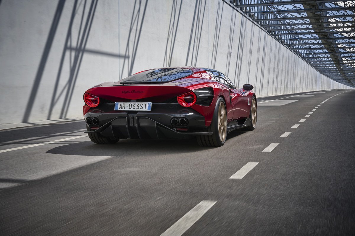 Alfa Romeo 33 Stradale, una joya exclusiva para 33 afortunados 