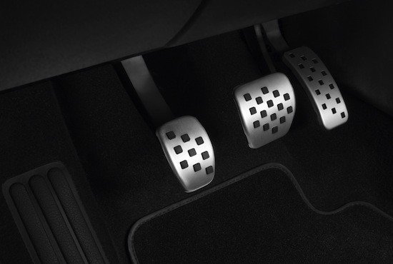 5 claves para sentarse bien al volante de un coche