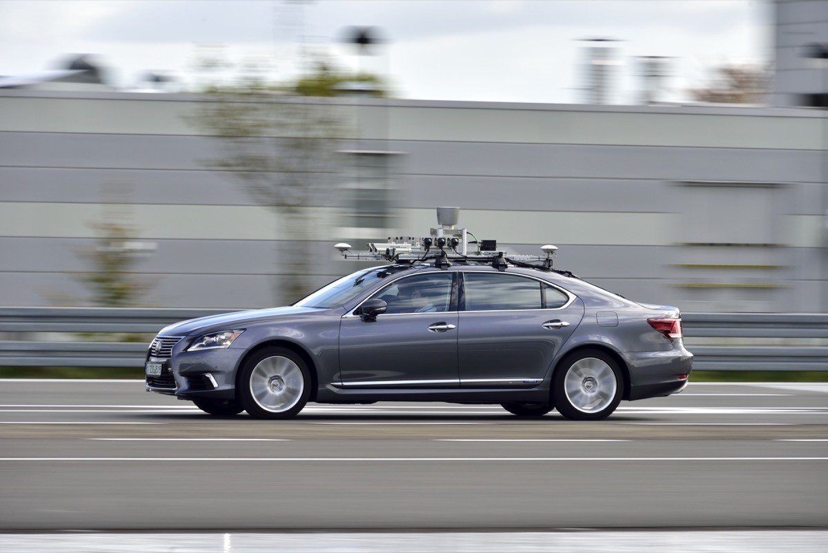 Toyota apuesta por la conducción autónoma para un futuro sin accidentes