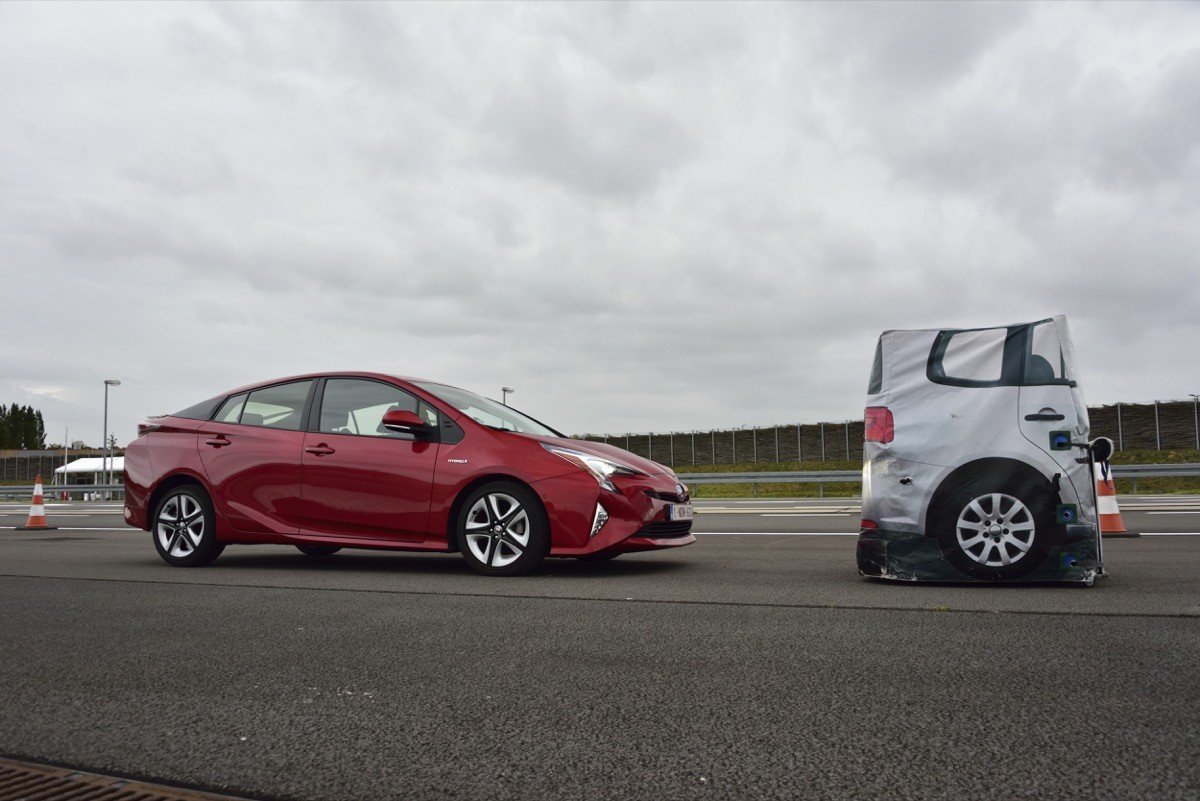 Toyota apuesta por la conducción autónoma para un futuro sin accidentes