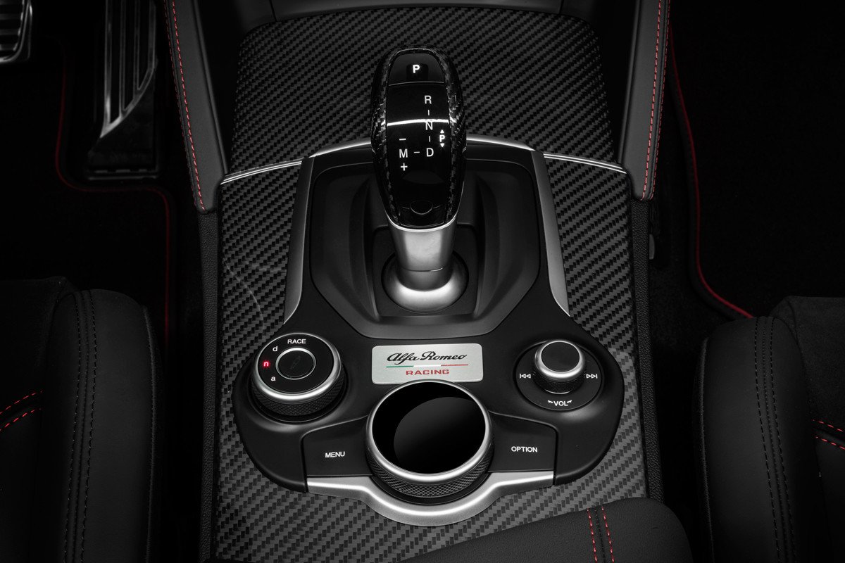 Ediciones especiales Quadrifoglio Alfa Romeo Racing para Stelvio y Giulia
