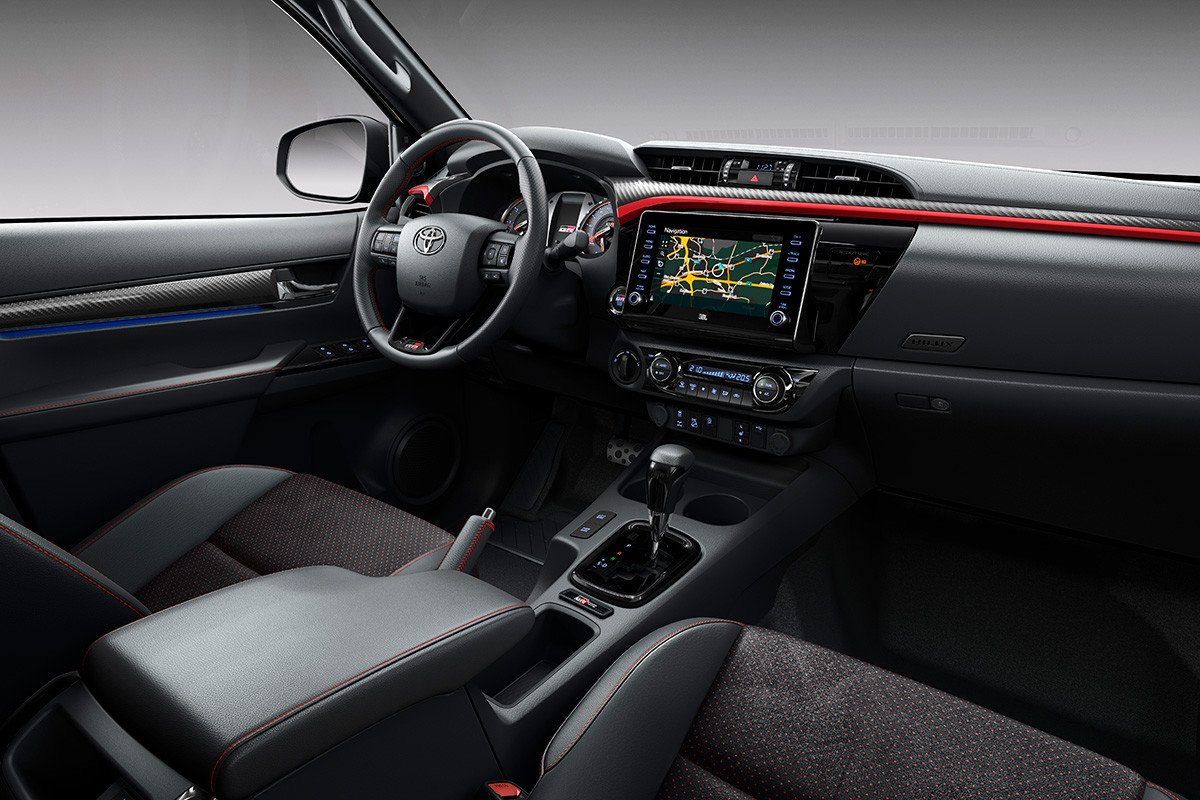 Toyota Hilux GR Sport - Auto10