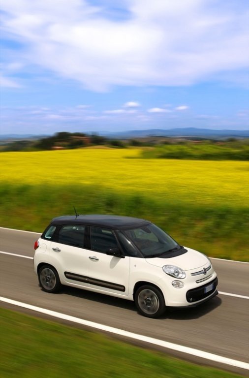 Comprar coche: Fiat 500 L, a la venta desde 13.500 €