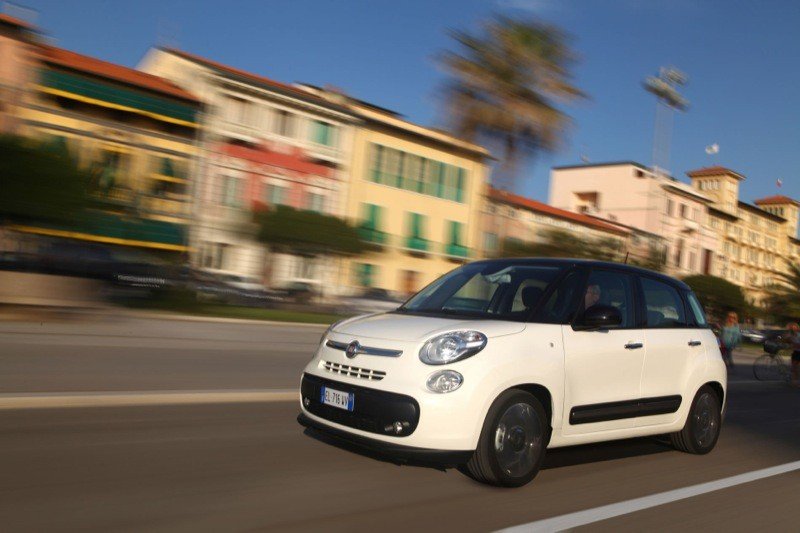 Comprar coche: Fiat 500 L, a la venta desde 13.500 €