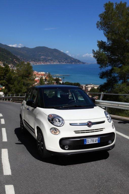 Comprar coche: Fiat 500 L, a la venta desde 13.500 €