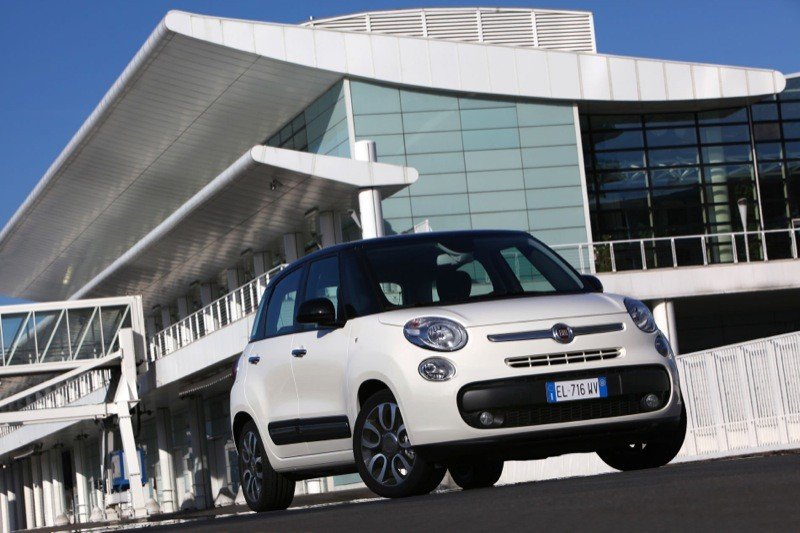 Comprar coche: Fiat 500 L, a la venta desde 13.500 €