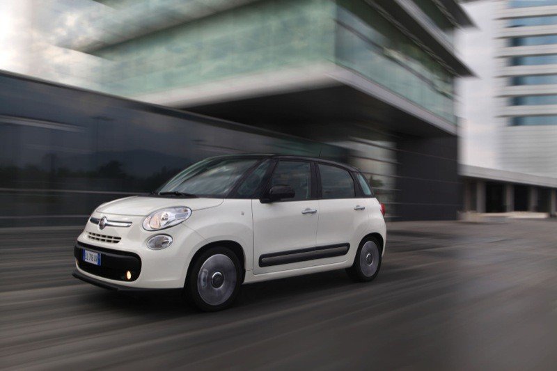 Comprar coche: Fiat 500 L, a la venta desde 13.500 €