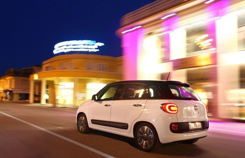 Comprar coche: Fiat 500 L, a la venta desde 13.500 €