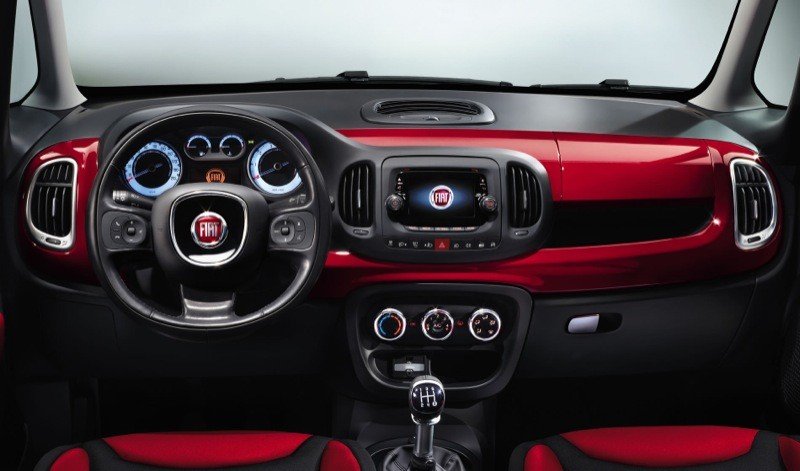 Comprar coche: Fiat 500 L, a la venta desde 13.500 €