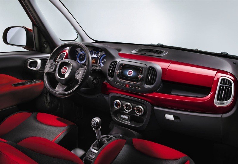 Comprar coche: Fiat 500 L, a la venta desde 13.500 €
