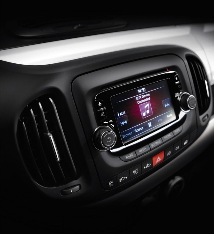 Comprar coche: Fiat 500 L, a la venta desde 13.500 €