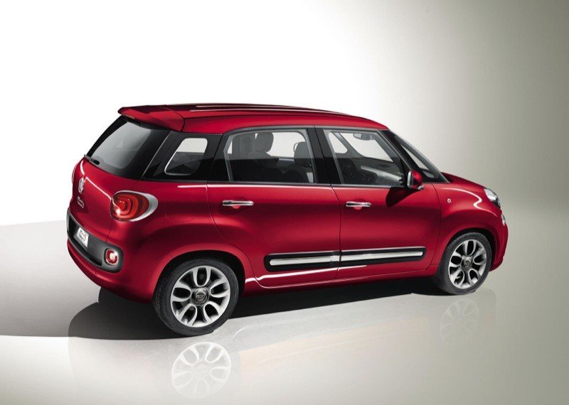 Comprar coche: Fiat 500 L, a la venta desde 13.500 €