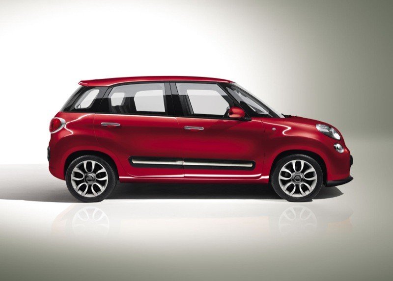 Comprar coche: Fiat 500 L, a la venta desde 13.500 €