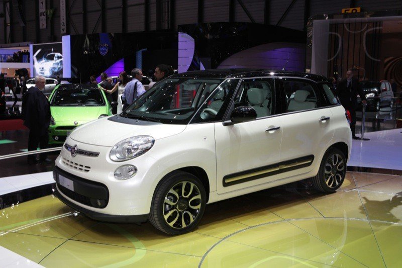 Comprar coche: Fiat 500 L, a la venta desde 13.500 €
