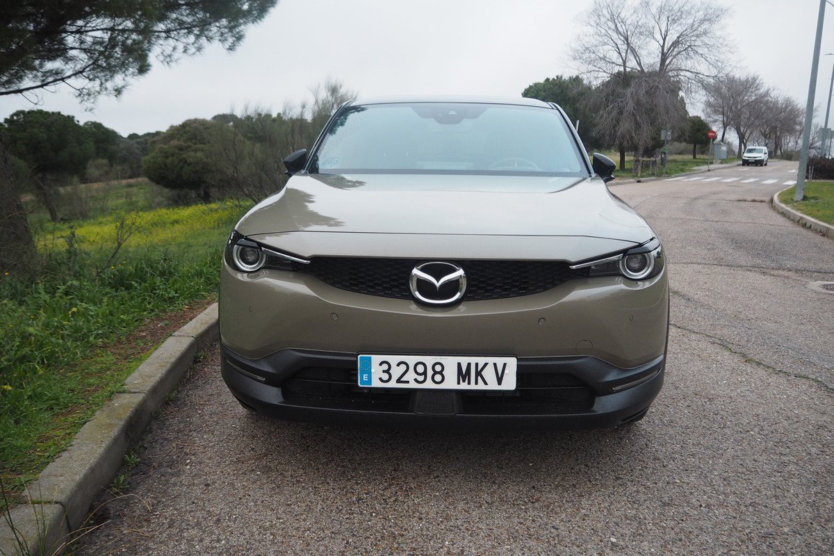 Prueba y opinión del Mazda MX-30 R-EV: analizamos sus consumos y autonomía reales