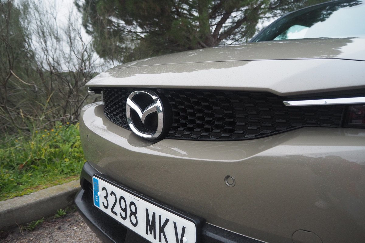 Prueba y opinión del Mazda MX-30 R-EV: analizamos sus consumos y autonomía reales