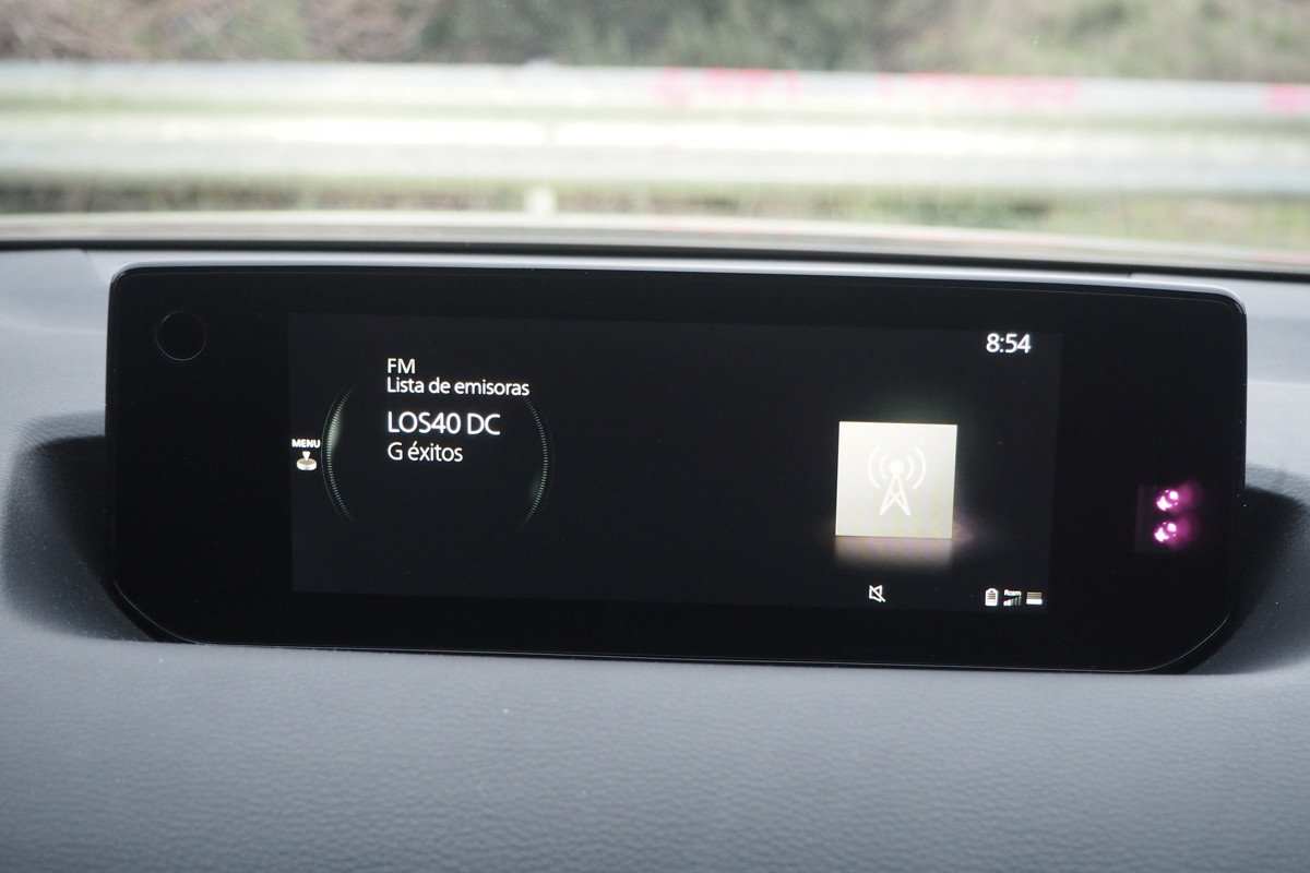 Prueba y opinión del Mazda MX-30 R-EV: analizamos sus consumos y autonomía reales