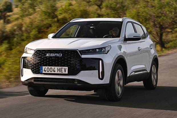 Probamos el híbrido de EBRO que va a convertirse en un súper ventas: S400 desde 23.490