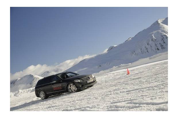 Cursos de conducción tracción 4Matic  de Mercedes
