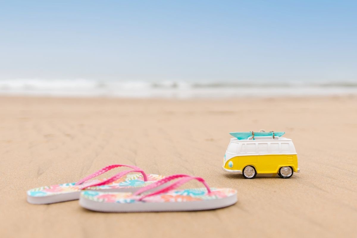 quitar la arena de la playa de tu coche