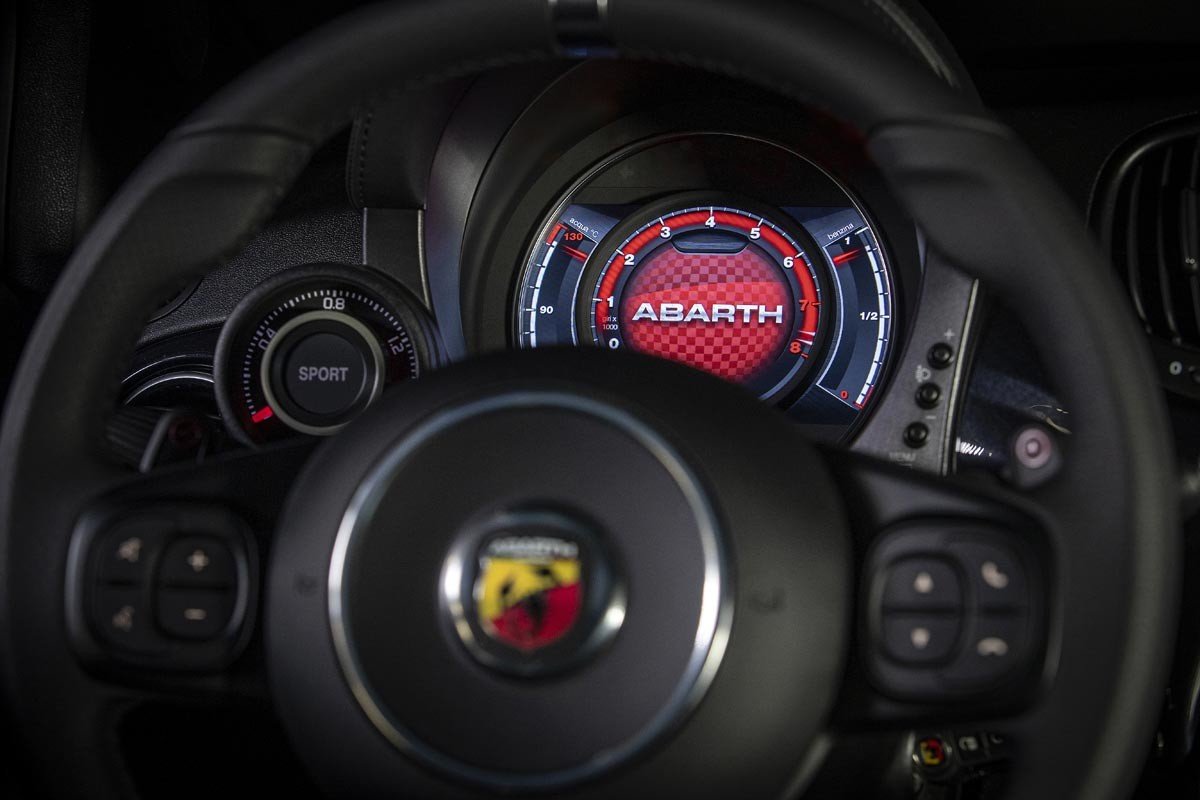 Abarth 595 Scorpionero y Monster Energy Yamaha: todo sobre las nuevas series especiales