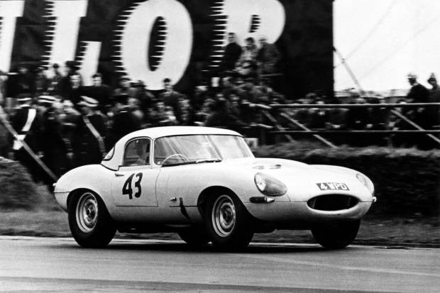 Jaguar vuelve a fabricar el E-Type Lightweight