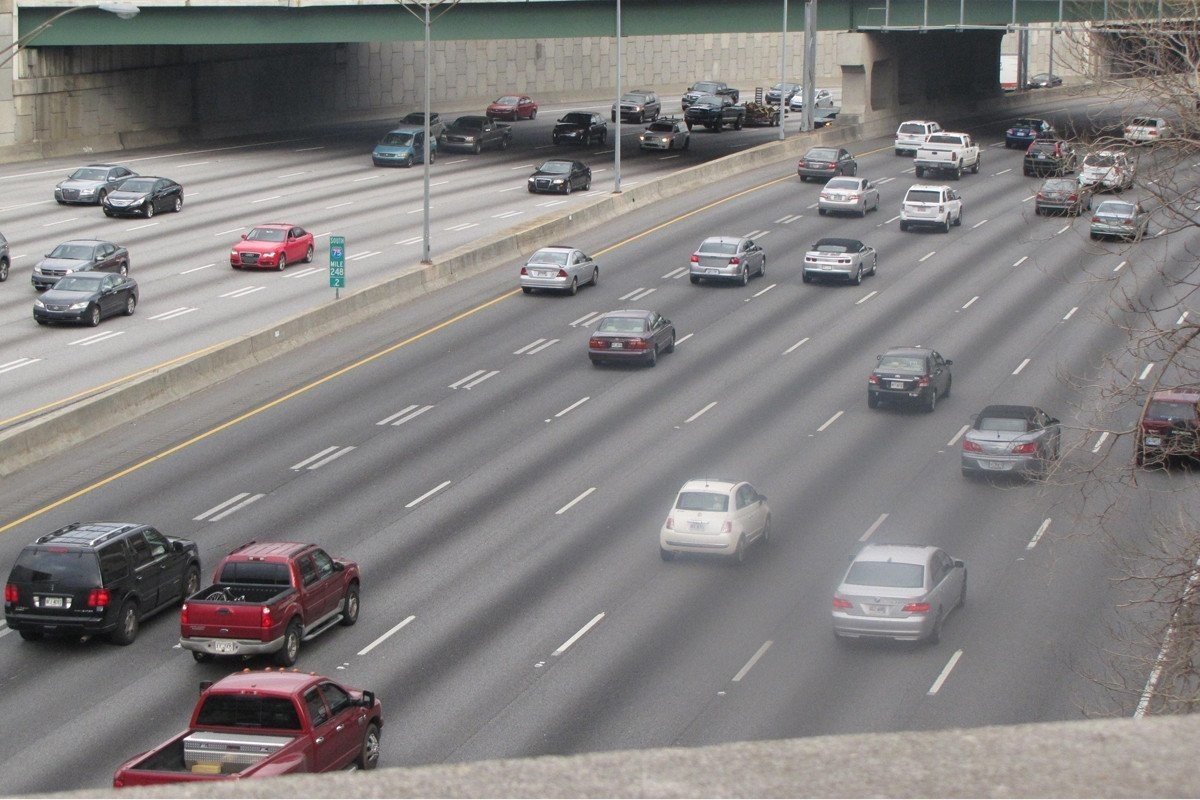 multa carril izquierdo